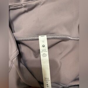 lululemon Lavender excellent condition Leggings!!!
